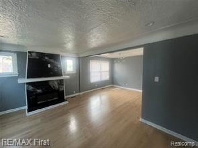14903 Mapleridge Street, Detroit, MI 48205