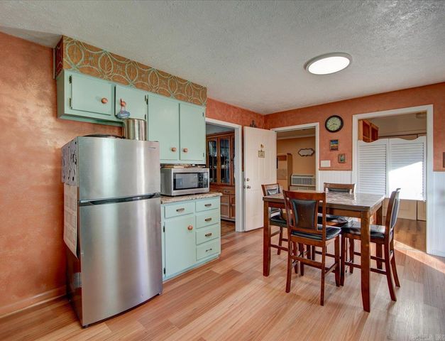 203 Sunset Bay Road, Hot Springs, AR 71913