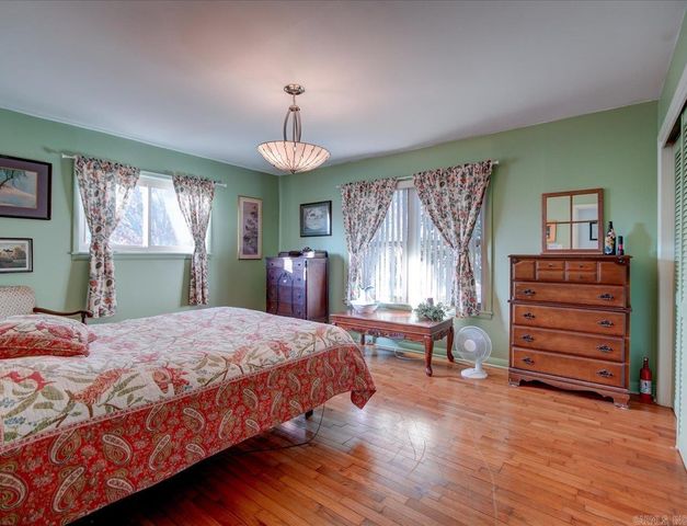 203 Sunset Bay Road, Hot Springs, AR 71913