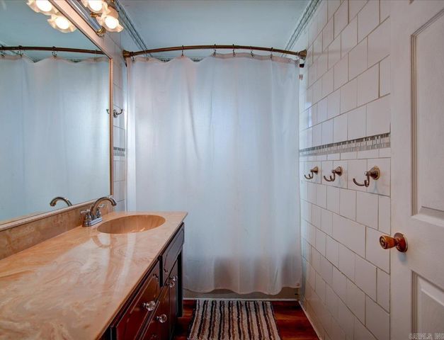 203 Sunset Bay Road, Hot Springs, AR 71913