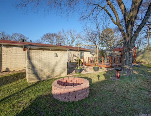 203 Sunset Bay Road, Hot Springs, AR 71913