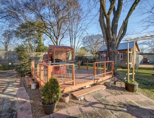 203 Sunset Bay Road, Hot Springs, AR 71913