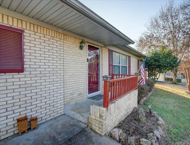 203 Sunset Bay Road, Hot Springs, AR 71913