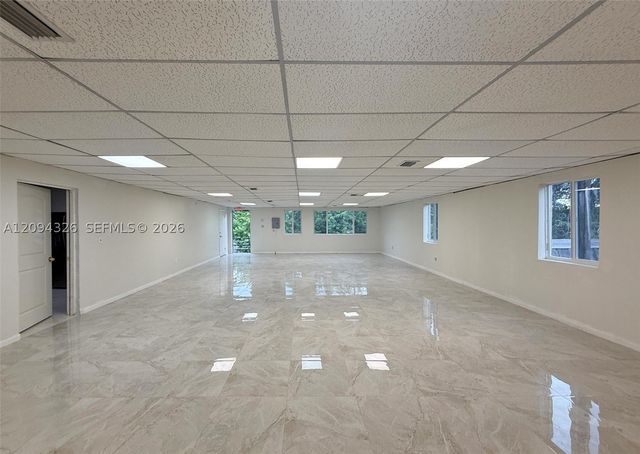 11911 W Dixie Hwy, Miami, FL 33161
