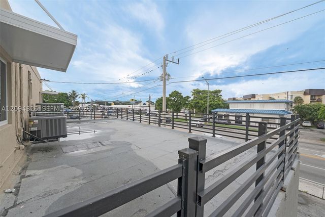 11911 W Dixie Hwy, Miami, FL 33161