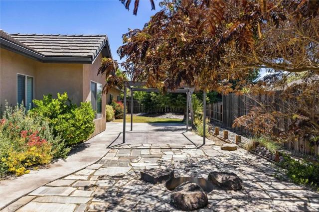 1802 Terrabella Court, Paso Robles, CA 93446
