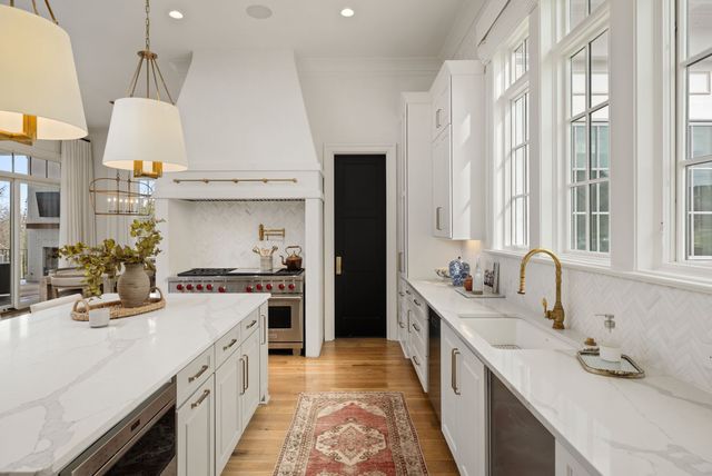 9242 Lehigh Dr, Brentwood, TN 37027