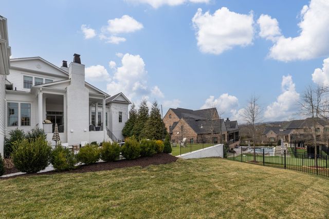 9242 Lehigh Dr, Brentwood, TN 37027