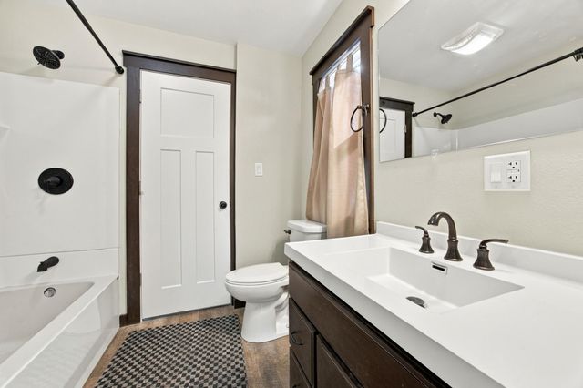 1017 3rd Avenue N, Moorhead, MN 56560