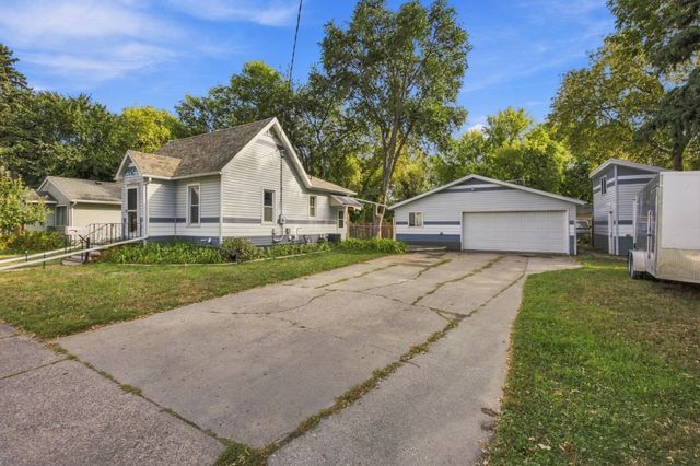 1017 3rd Avenue N, Moorhead, MN 56560