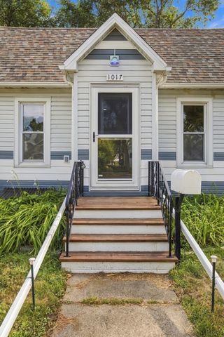 1017 3rd Avenue N, Moorhead, MN 56560