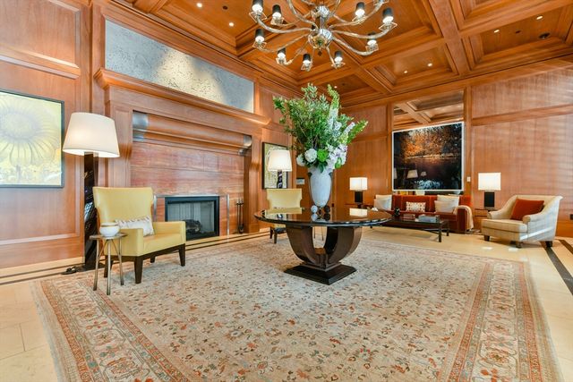 1 Dalton St 4604, Boston, MA 02199