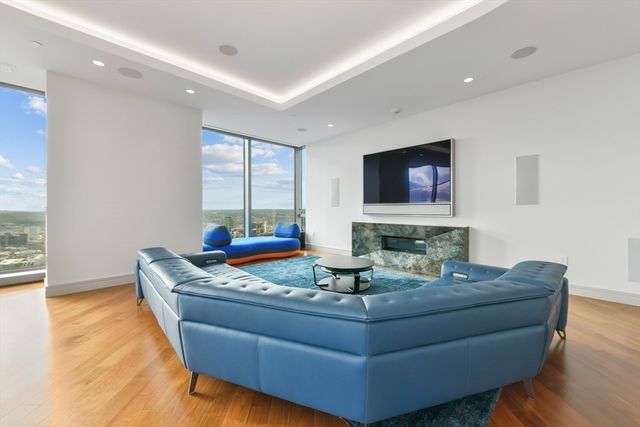 1 Dalton St 4604, Boston, MA 02199