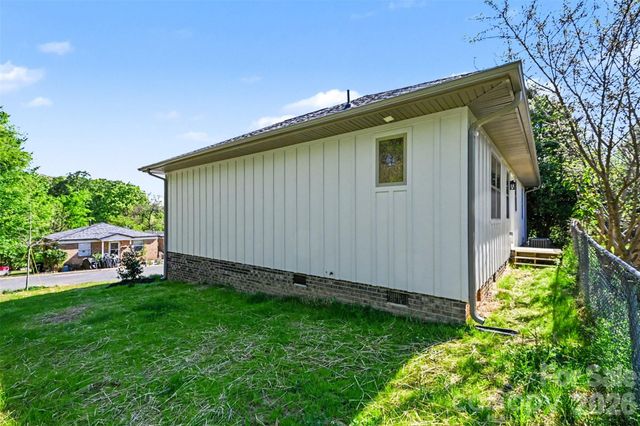 2225 Irma Street, Charlotte, NC 28216