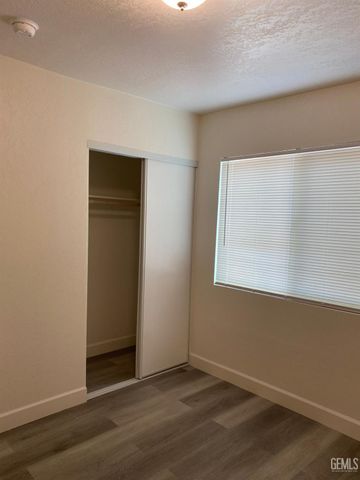 5900 Almendra Avenue C, Bakersfield, CA 93309