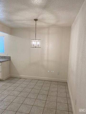 5900 Almendra Avenue C, Bakersfield, CA 93309