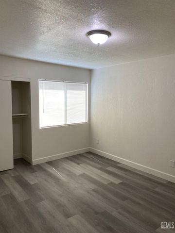 5900 Almendra Avenue C, Bakersfield, CA 93309