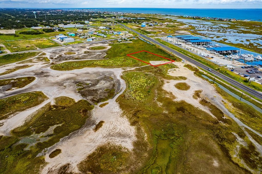 2203 S Doughty St, Rockport, TX 78382 — photo 4