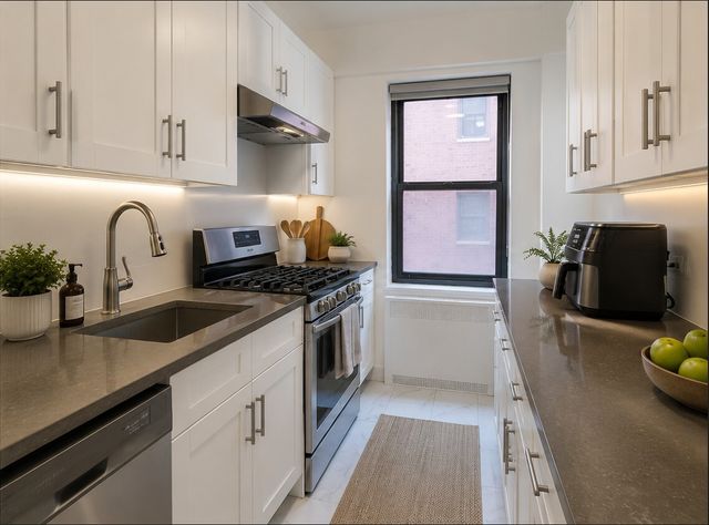 200 E 36th St Apt 8G, New York City, NY 10016