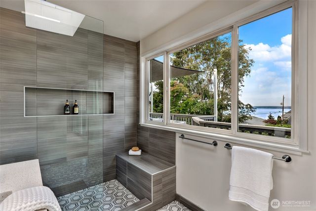 4123 55th Avenue SW, Seattle, WA 98116