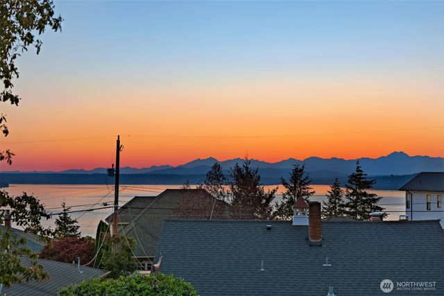 4123 55th Avenue SW, Seattle, WA 98116