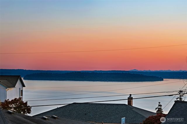 4123 55th Avenue SW, Seattle, WA 98116