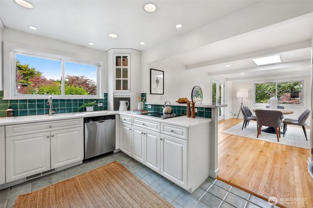 4123 55th Avenue SW, Seattle, WA 98116
