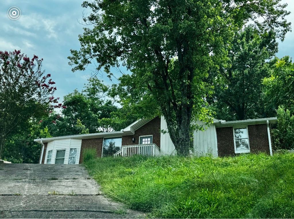 564 Brook View Estates Dr, Antioch, TN 37013