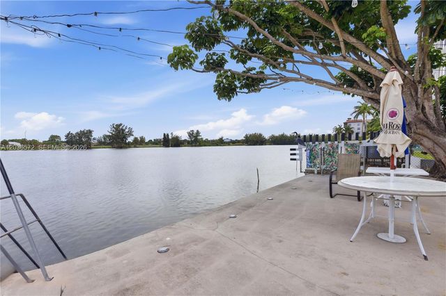1040 Crystal Lake Dr 3 3, Deerfield Beach, FL 33064