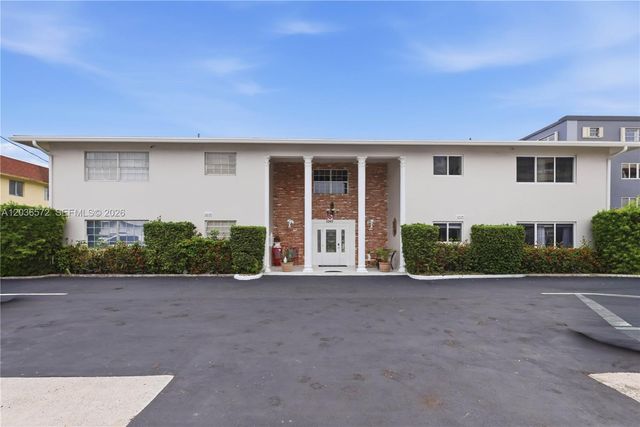 1040 Crystal Lake Dr 3 3, Deerfield Beach, FL 33064