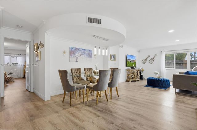 1040 Crystal Lake Dr 3 3, Deerfield Beach, FL 33064