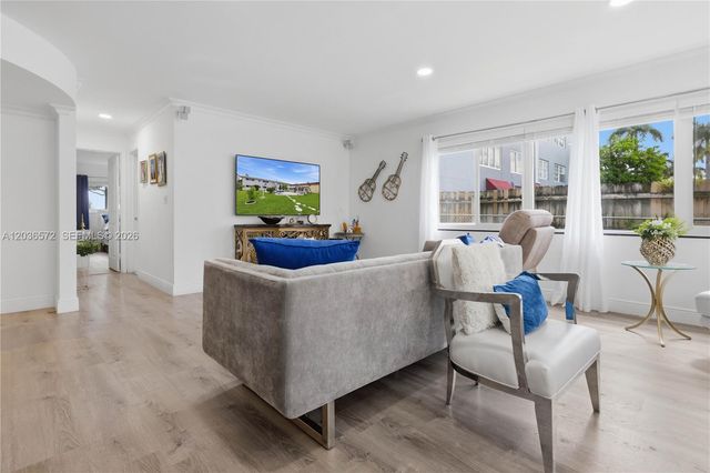 1040 Crystal Lake Dr 3 3, Deerfield Beach, FL 33064