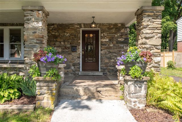46 N Parsonage Street, Rhinebeck, NY 12572