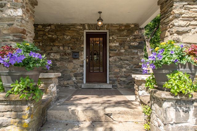 46 N Parsonage Street, Rhinebeck, NY 12572