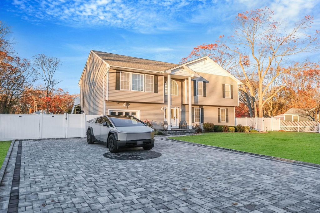 69 Plum Street, Central Islip, NY 11722
