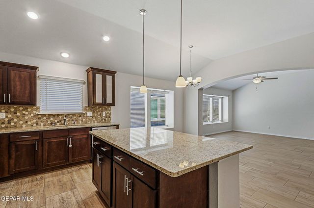 1093 SUMMER RAIN, El Paso, TX 79928