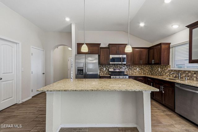 1093 SUMMER RAIN, El Paso, TX 79928