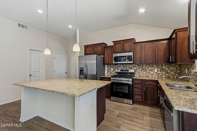 1093 SUMMER RAIN, El Paso, TX 79928