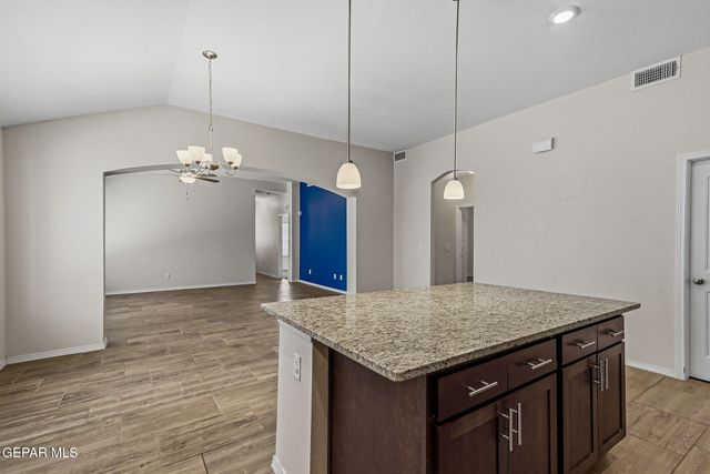 1093 SUMMER RAIN, El Paso, TX 79928