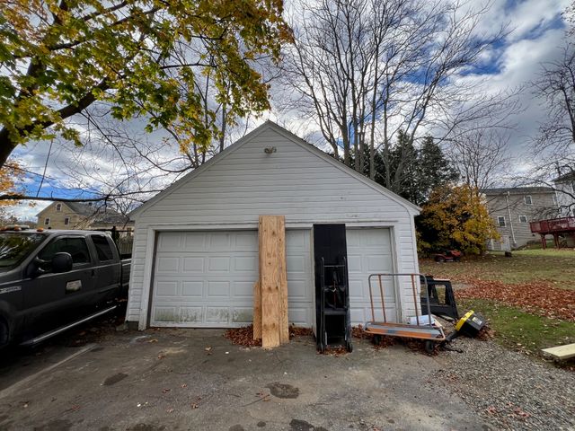 231 Poquonnock Road, Groton, CT 06340