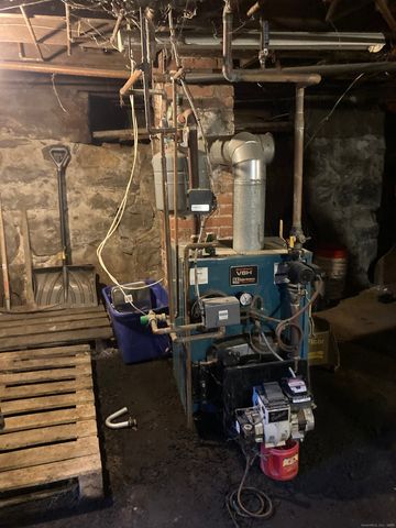 231 Poquonnock Road, Groton, CT 06340