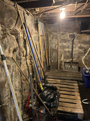 231 Poquonnock Road, Groton, CT 06340