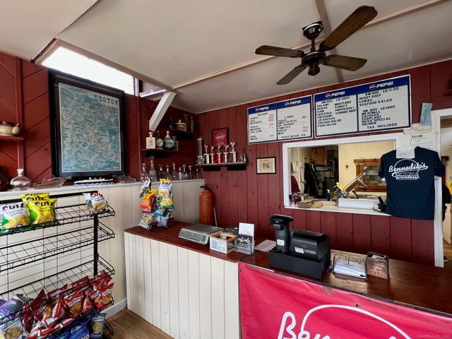 231 Poquonnock Road, Groton, CT 06340