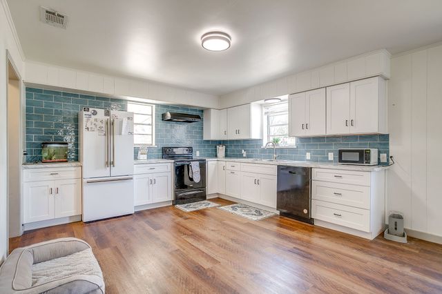 610 N Mesquite Street, Hico, TX 76457