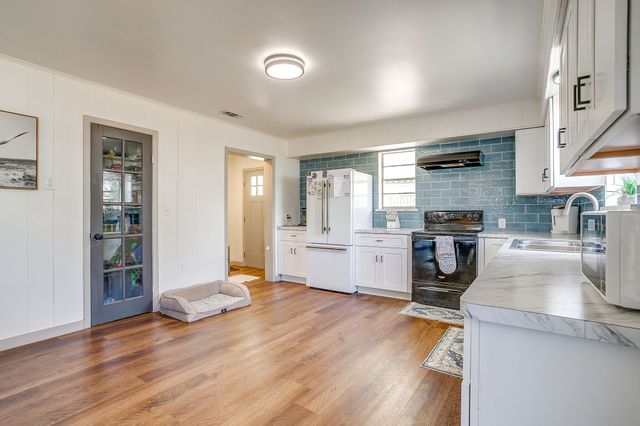 610 N Mesquite Street, Hico, TX 76457