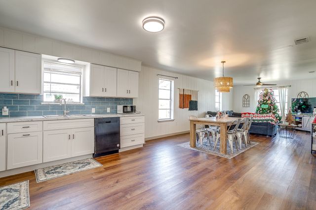 610 N Mesquite Street, Hico, TX 76457