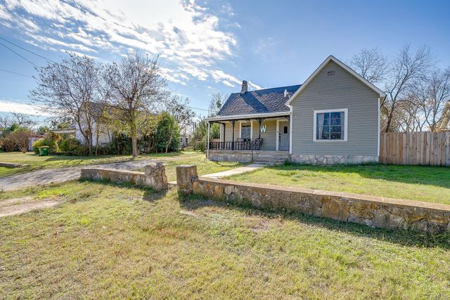 610 N Mesquite Street, Hico, TX 76457