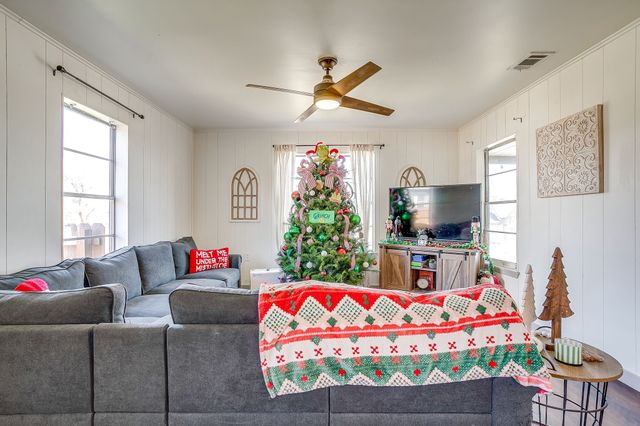 610 N Mesquite Street, Hico, TX 76457