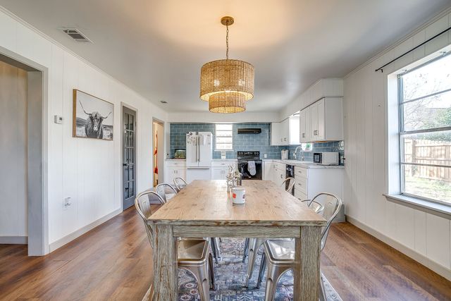 610 N Mesquite Street, Hico, TX 76457