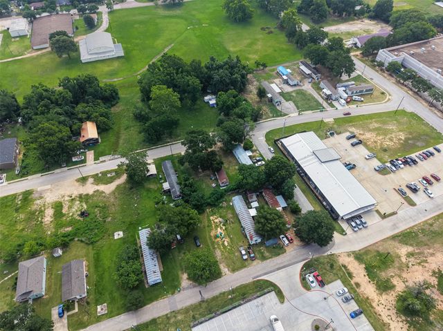 403 Young Street, Willis, TX 77378
